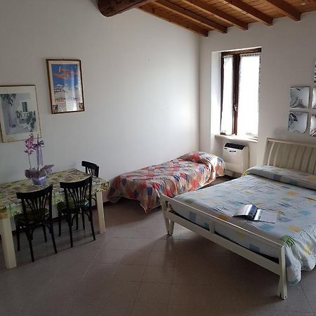 Casa Bagatta Διαμέρισμα Ντεζεντσάνο ντελ Γκάρντα Εξωτερικό φωτογραφία