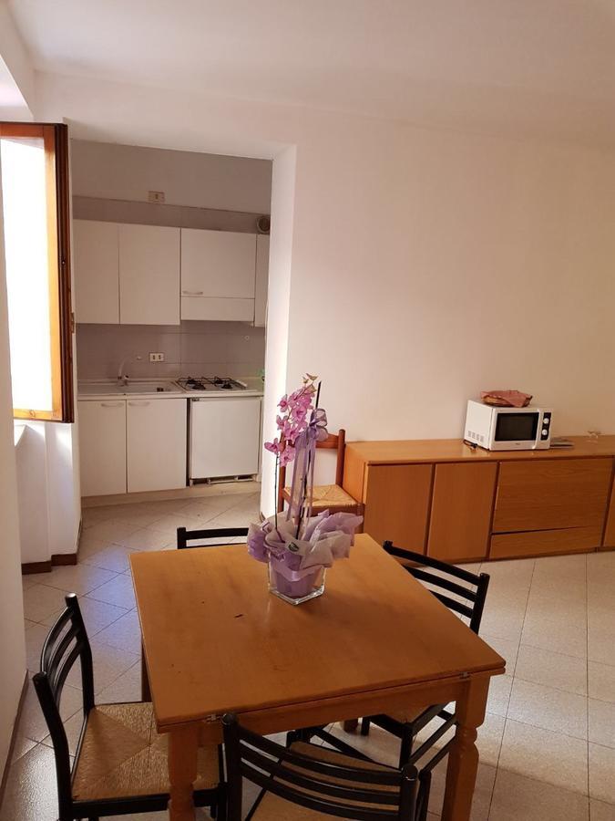 Casa Bagatta Διαμέρισμα Ντεζεντσάνο ντελ Γκάρντα Εξωτερικό φωτογραφία
