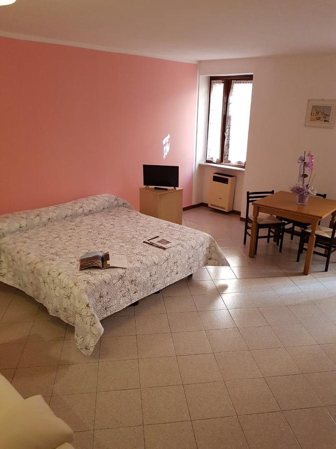 Casa Bagatta Διαμέρισμα Ντεζεντσάνο ντελ Γκάρντα Εξωτερικό φωτογραφία