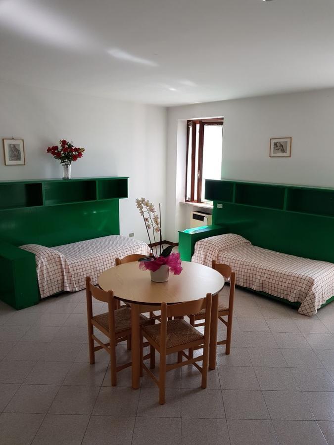 Casa Bagatta Διαμέρισμα Ντεζεντσάνο ντελ Γκάρντα Εξωτερικό φωτογραφία