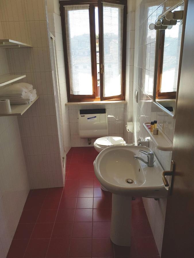Casa Bagatta Διαμέρισμα Ντεζεντσάνο ντελ Γκάρντα Εξωτερικό φωτογραφία