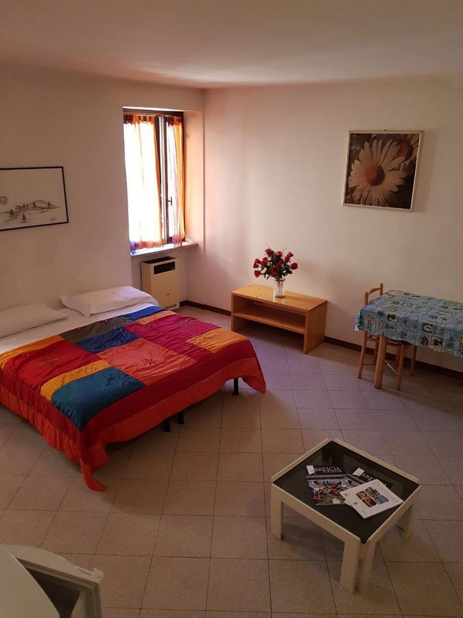 Casa Bagatta Διαμέρισμα Ντεζεντσάνο ντελ Γκάρντα Εξωτερικό φωτογραφία